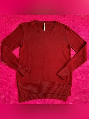 thin maroon pullover knit sweater